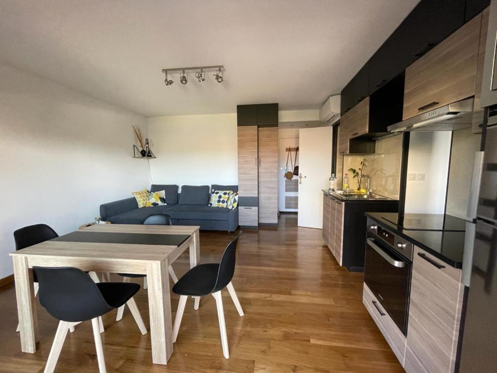 Juan Les Pins Joli T2 Parking Inclus! Apartment อองทีบส์ ภายนอก รูปภาพ